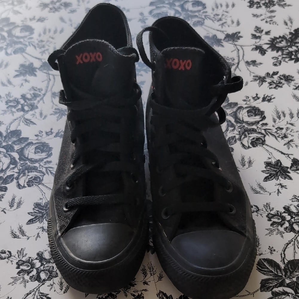 Converse Black High-Tops with Red Rose Design - Picture 2 of 7